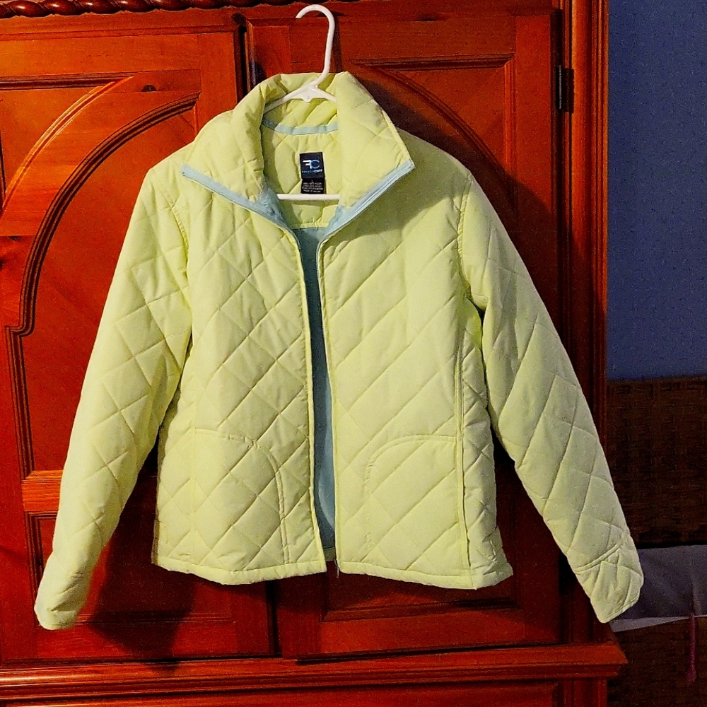 Light weight spring jacket